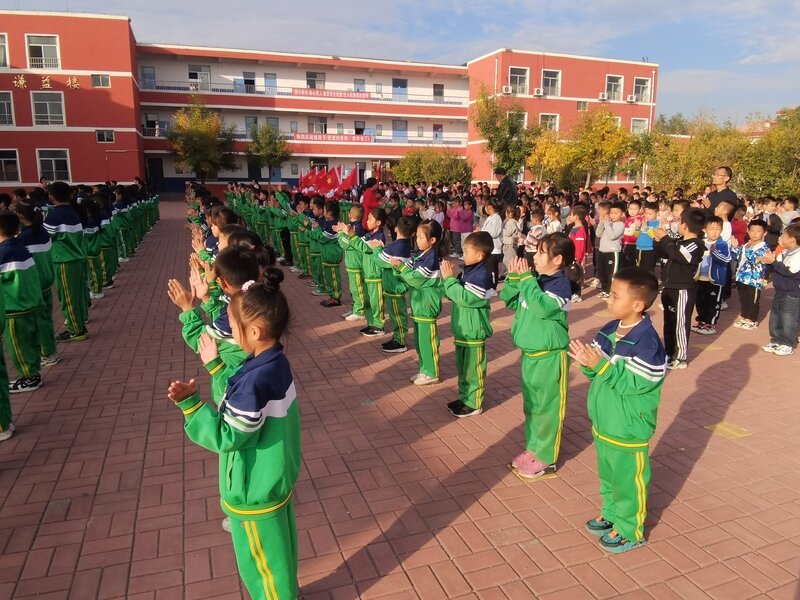 包含捷克德绍尔夫特队员团结合作，赢得胜利的词条